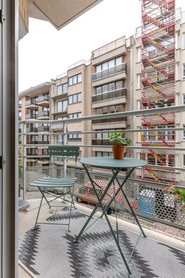 Appartement B At C - A Trendy Flat With A Vintage Feel, Outdoor Swimming Pool And Lateral Sea View! *