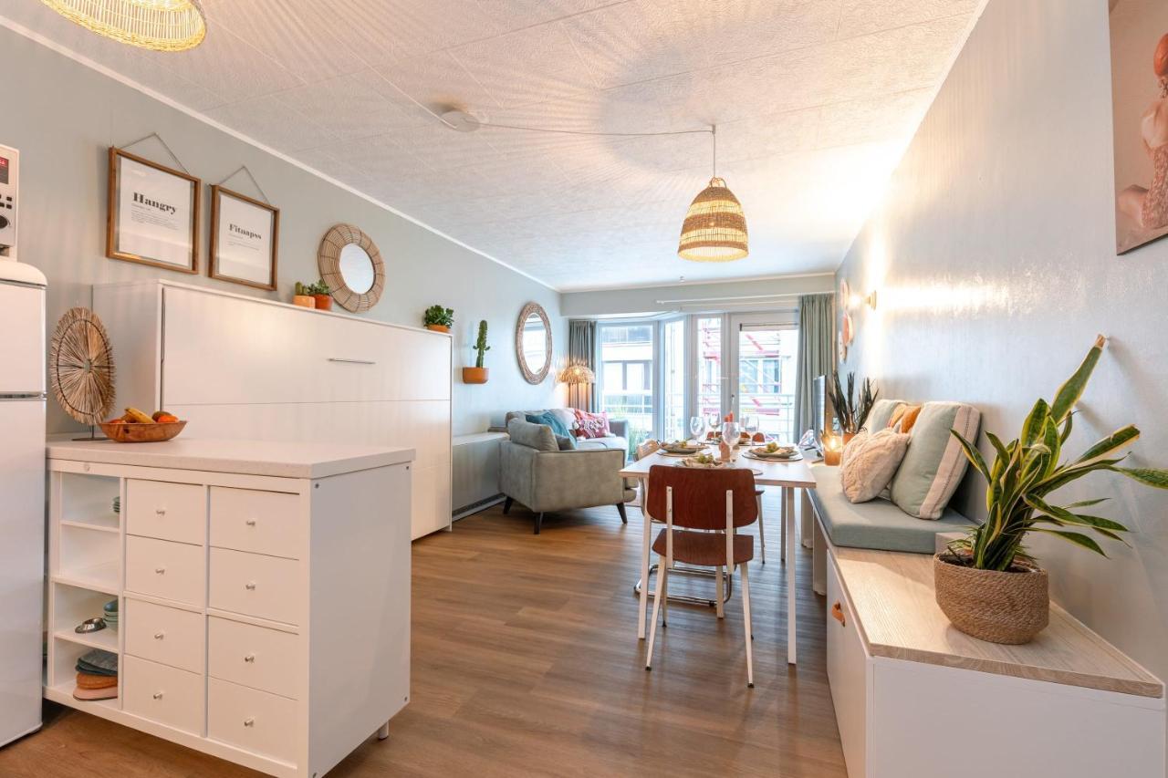 B At C - A Trendy Flat With A Vintage Feel, Outdoor Swimming Pool And Lateral Sea View! *