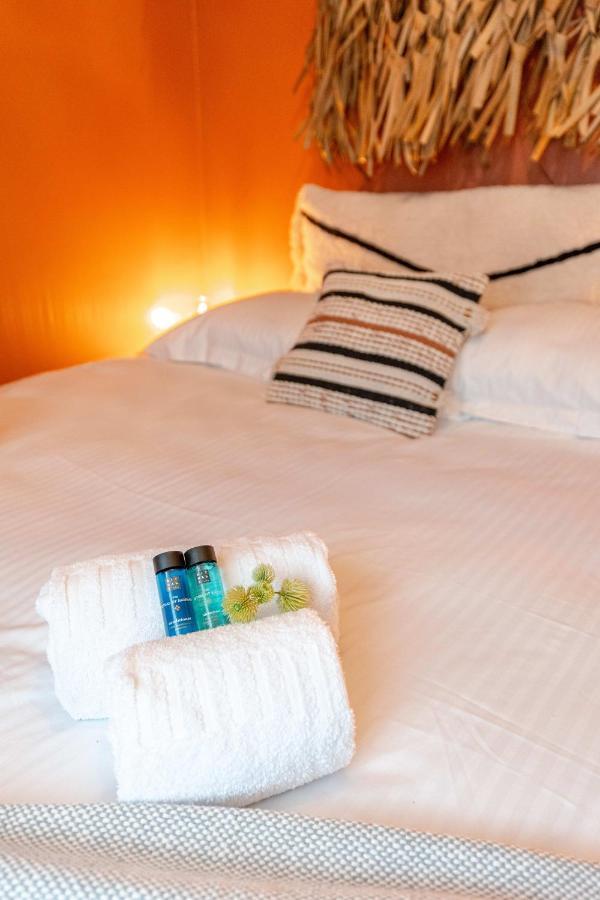 B At C - A Trendy Flat With A Vintage Feel, Outdoor Swimming Pool And Lateral Sea View! *
