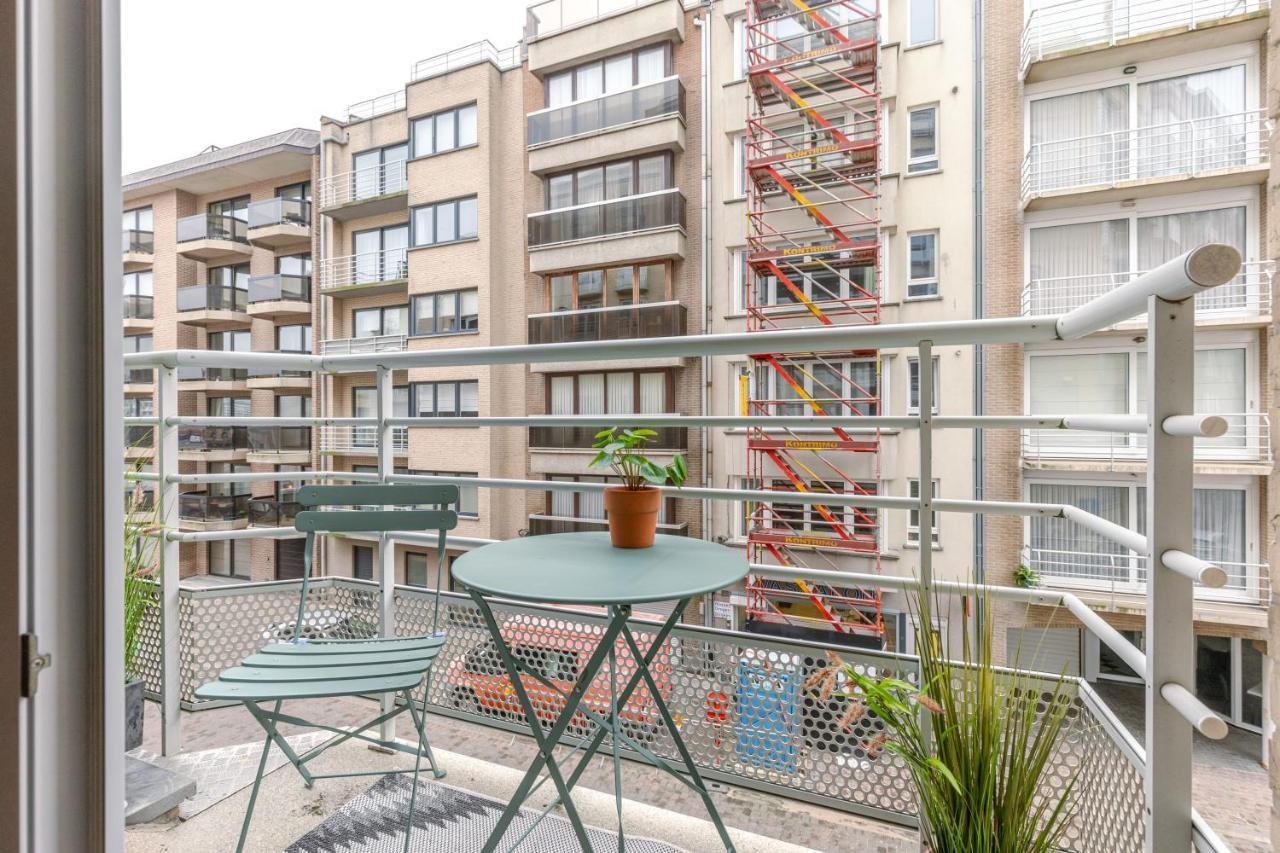 B At C - A Trendy Flat With A Vintage Feel, Outdoor Swimming Pool And Lateral Sea View! Appartement *