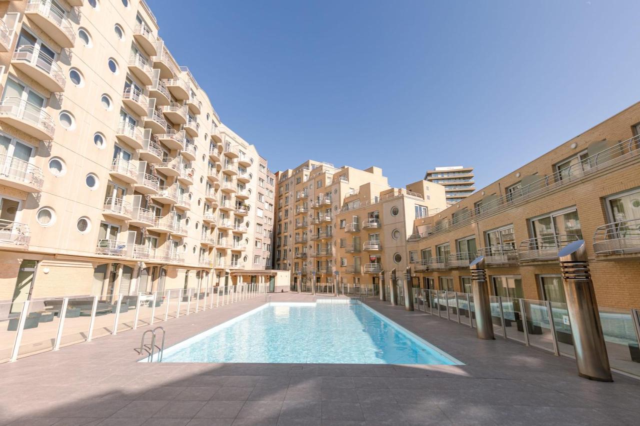 Appartement B At C - A Trendy Flat With A Vintage Feel, Outdoor Swimming Pool And Lateral Sea View!